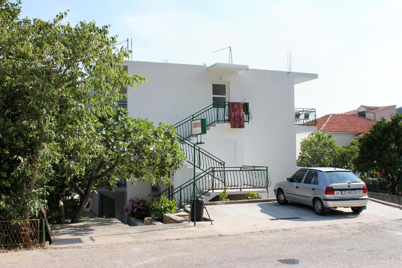 Apartments By The Sea Drvenik Donja Vala, Makarska - 6701 ภายนอก รูปภาพ