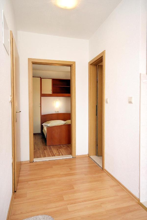 Apartments By The Sea Drvenik Donja Vala, Makarska - 6701 ภายนอก รูปภาพ
