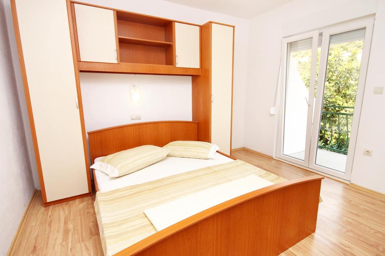 Apartments By The Sea Drvenik Donja Vala, Makarska - 6701 ภายนอก รูปภาพ
