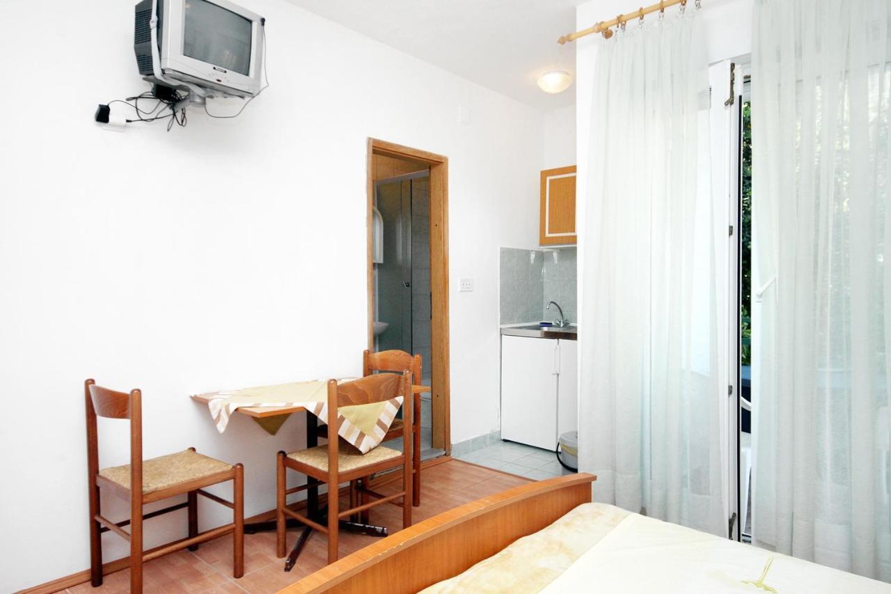 Apartments By The Sea Drvenik Donja Vala, Makarska - 6701 ภายนอก รูปภาพ